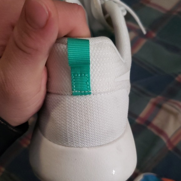 Nike Roche Runs - Picture 3 of 5